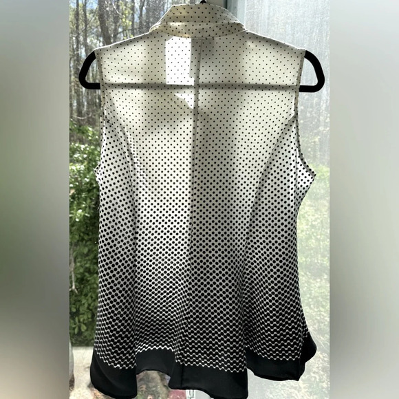 Knapp Studio XL Black & White dot hombre Hi/Lo sleeveless top with collar, sheer - Picture 6 of 6